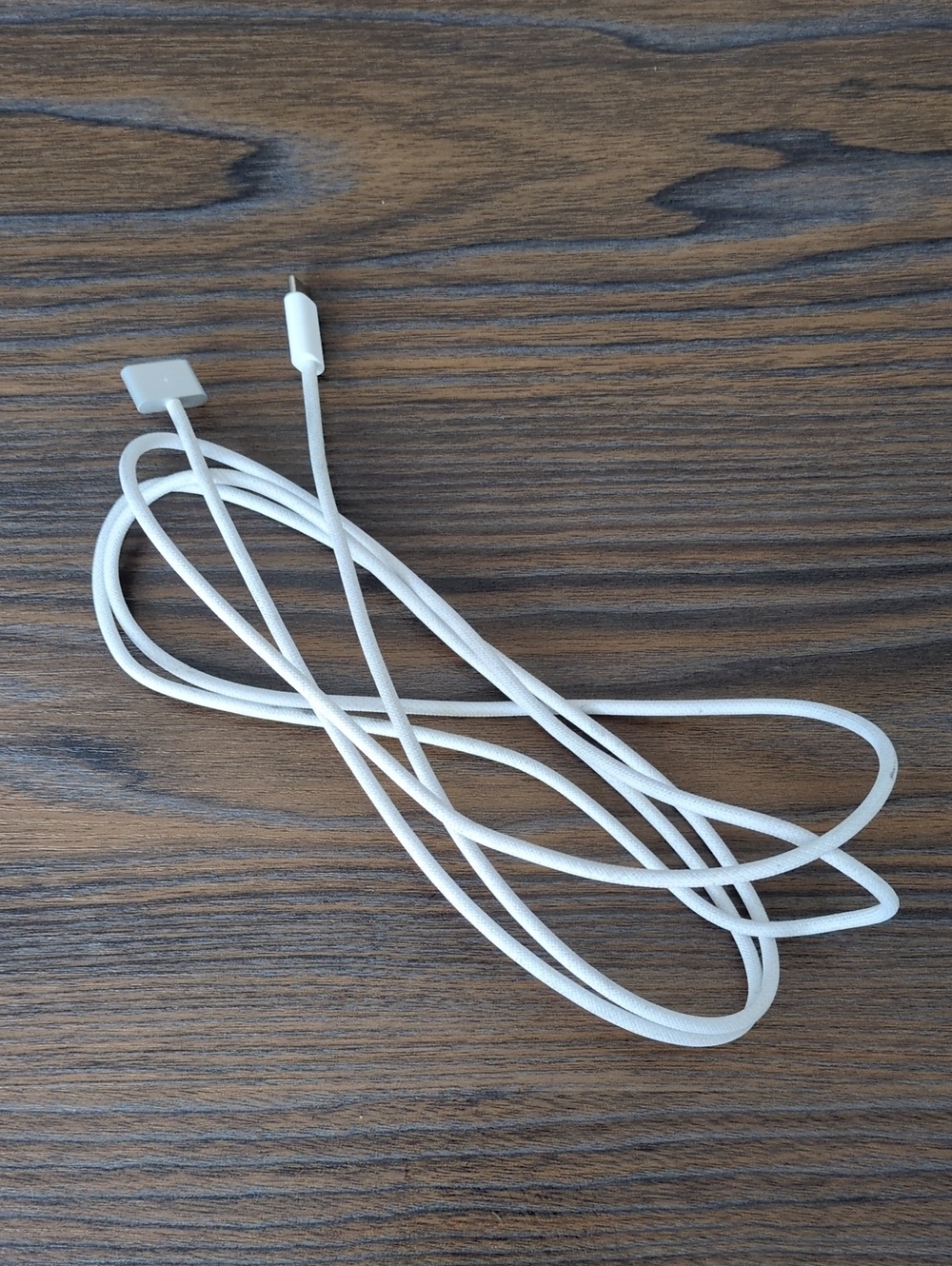 Apple USB-C to MagSafe 3 Cable (2m) - Silver